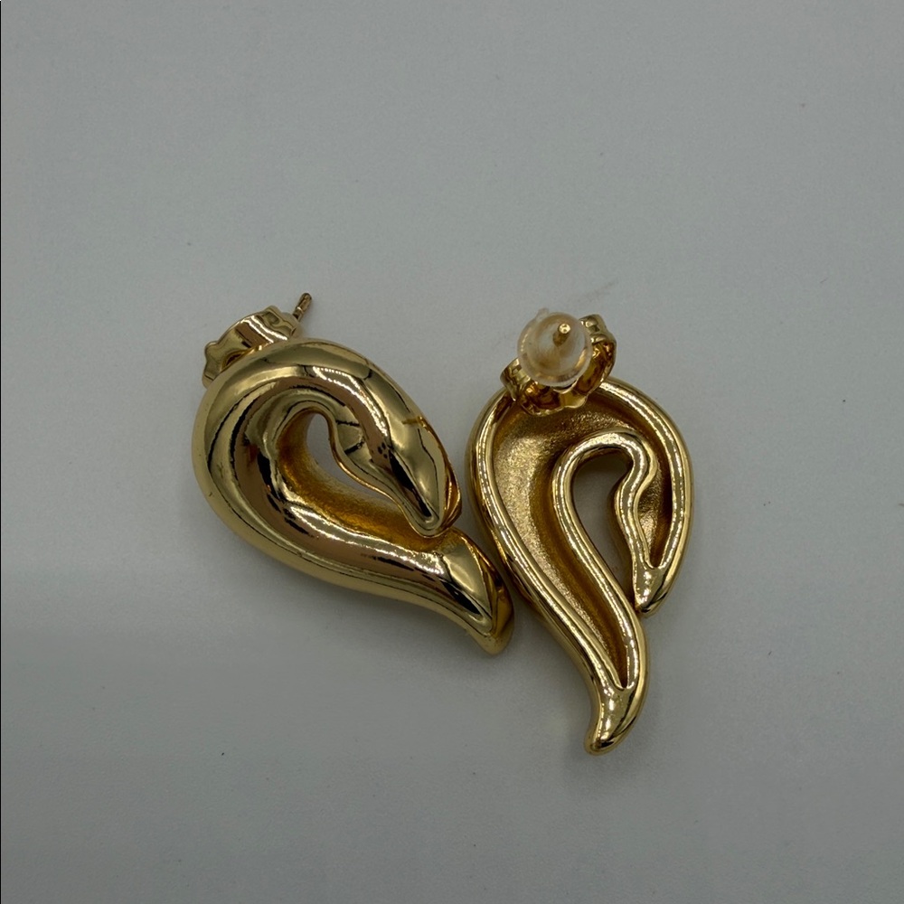 Elegant Gold Earrings with Pearl Accent